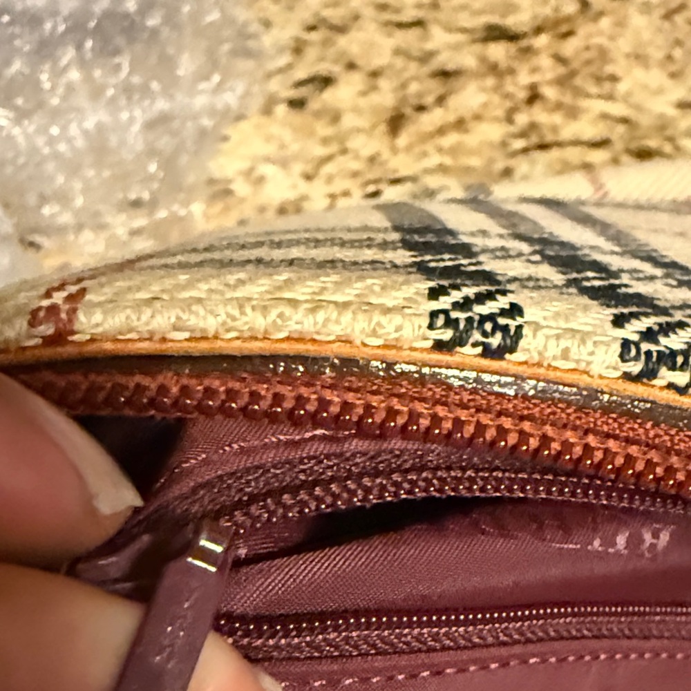 BURBERRY Burberry Nova Check shoulder bag. Designer Handbag Tan and Black EUC - Picture 7 of 13